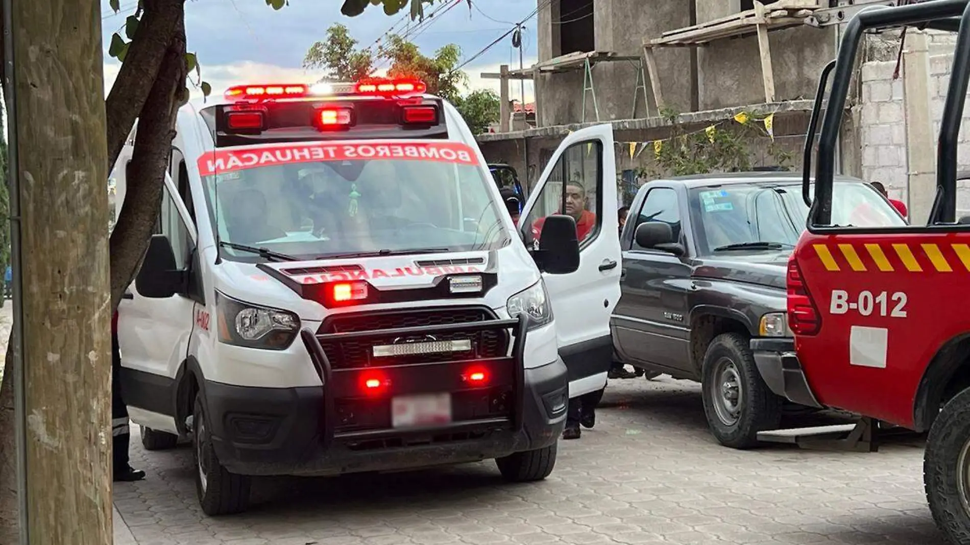 mujer herida de bala por conflicto de camioneta robada en Tehuacan